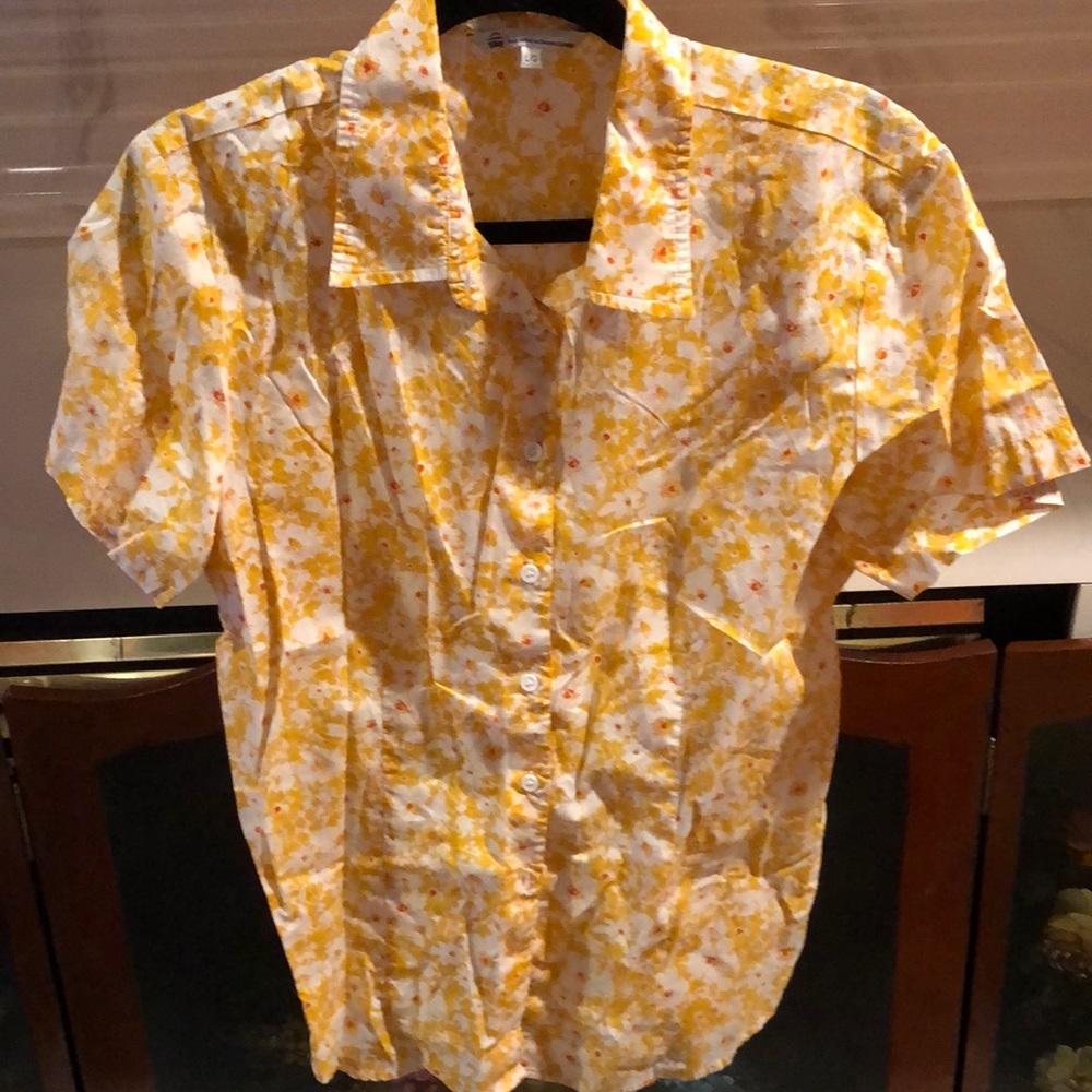 Tilley 100% cotton short sleeve floral button down shirt Sz L